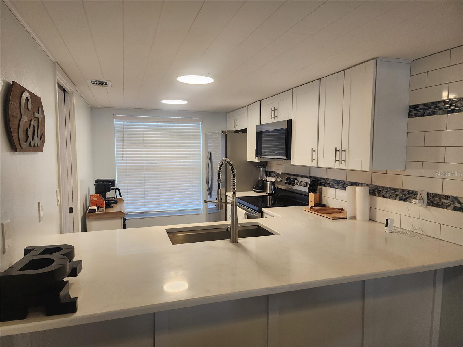 105 ISLAND WAY #131 — photo 13