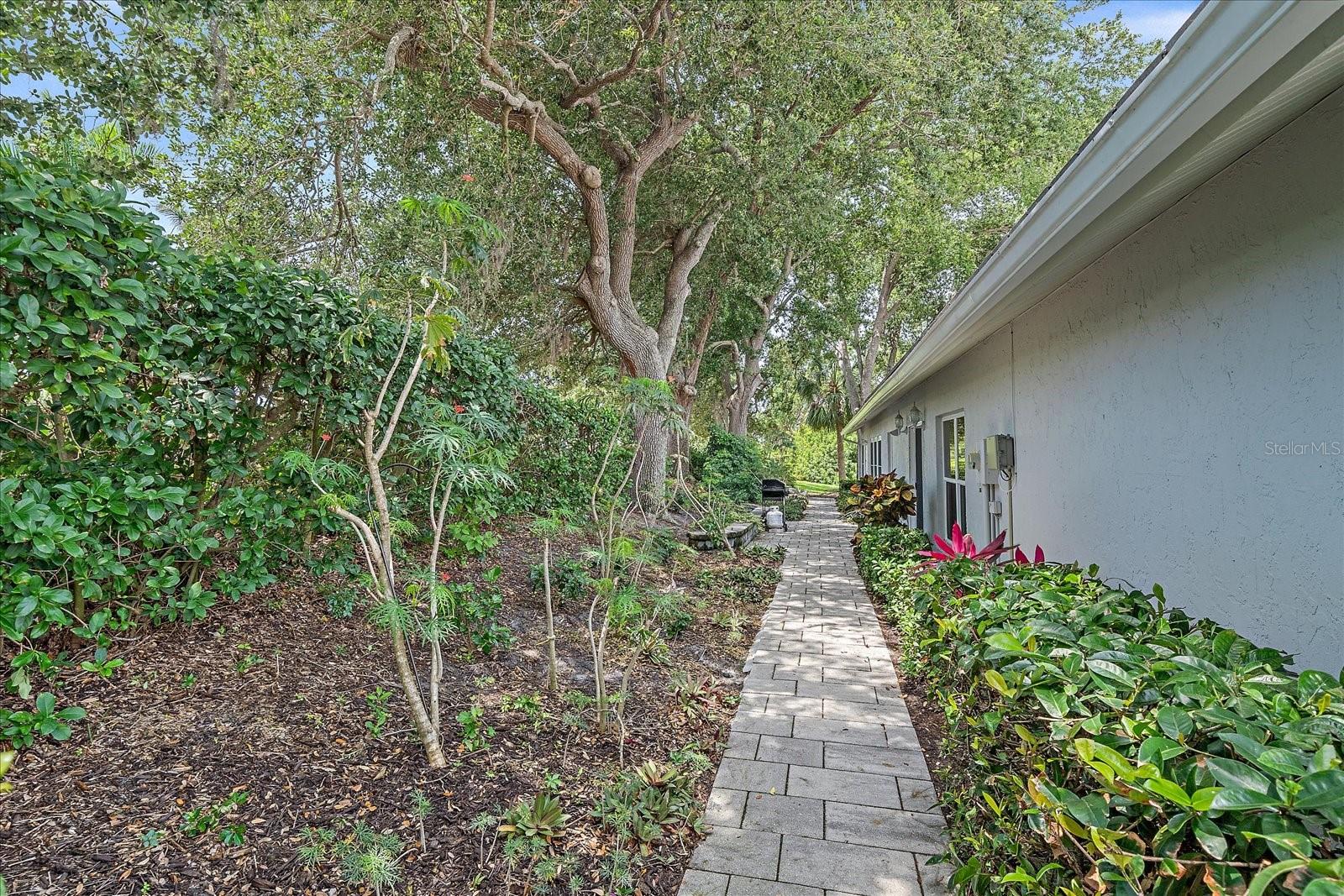 1432 COLONY PL — photo 36