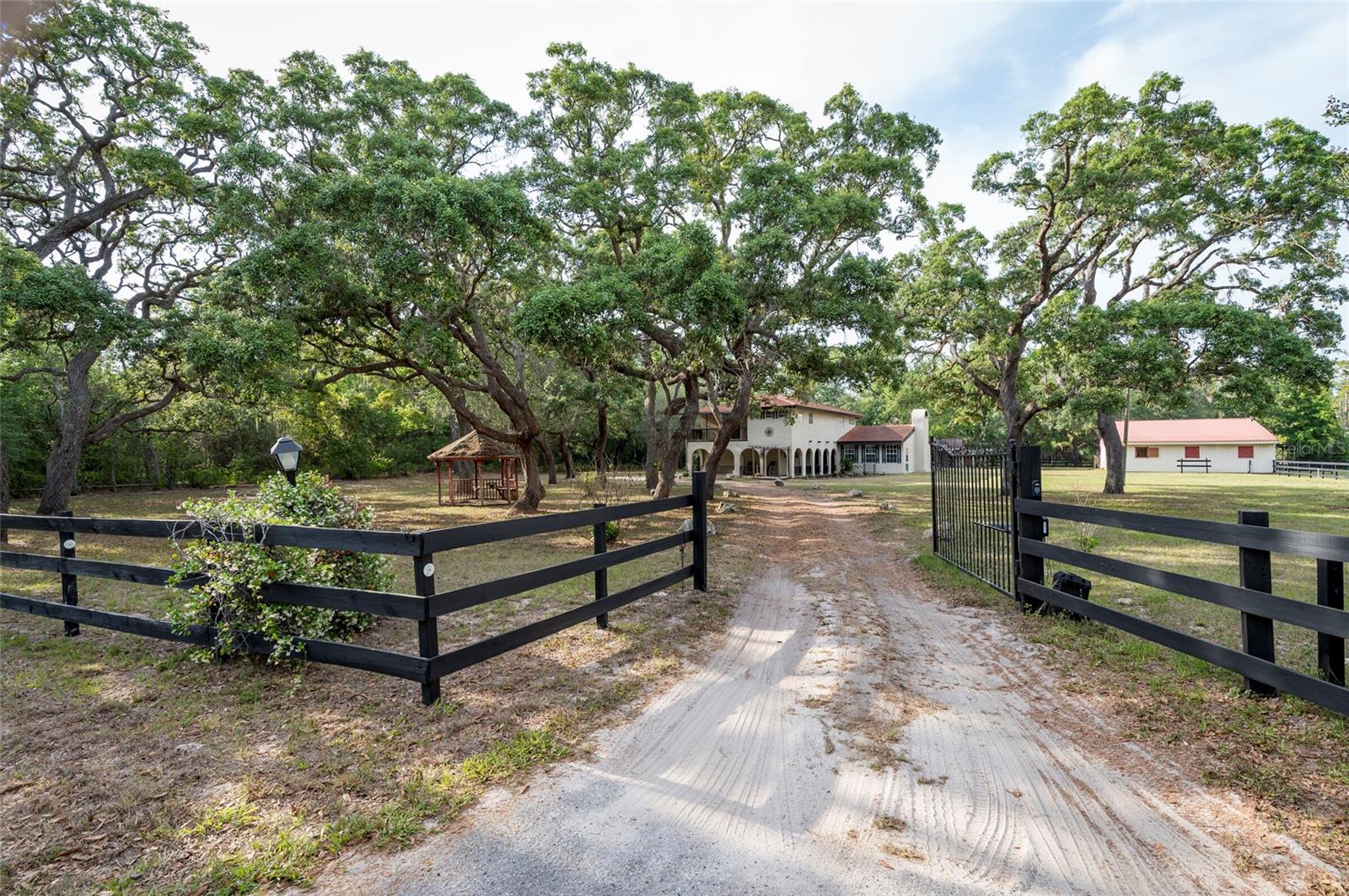 12311 OAKWOOD DR — photo 31