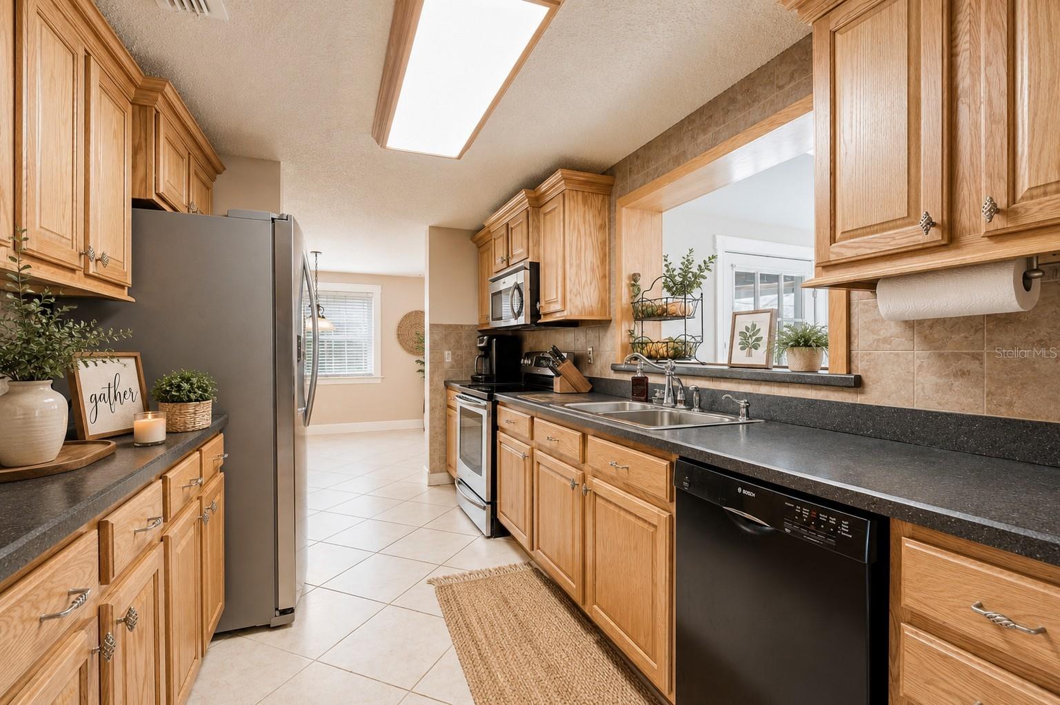 12311 OAKWOOD DR — photo 7