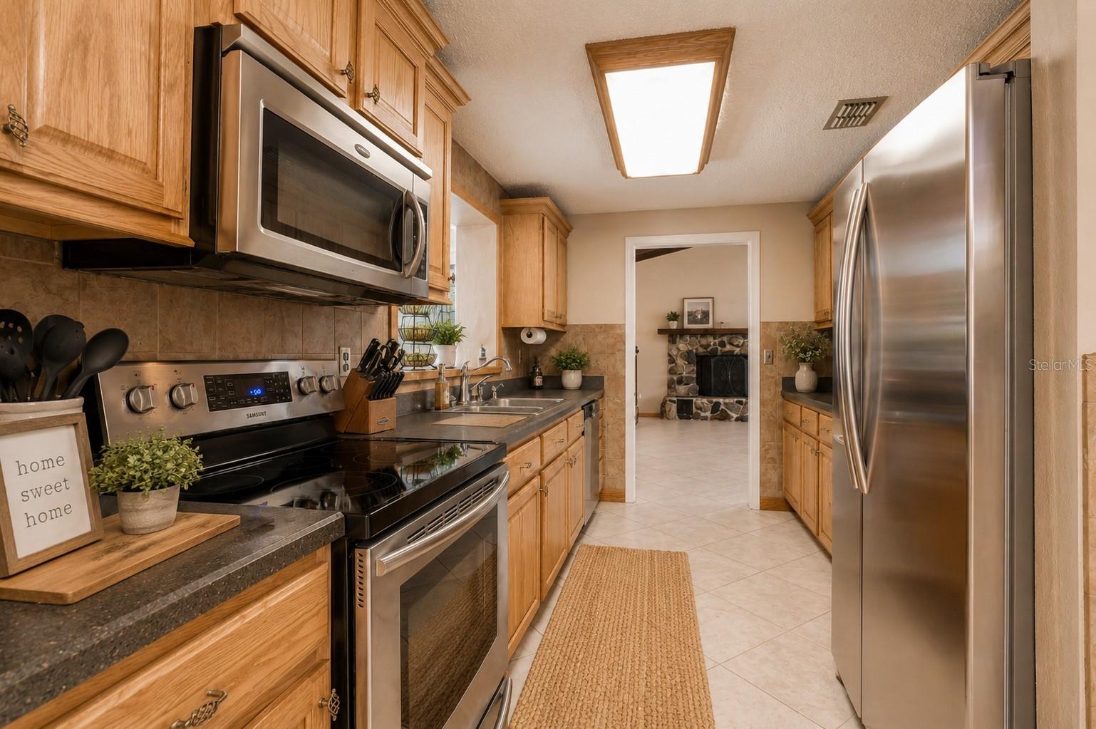 12311 OAKWOOD DR — photo 8