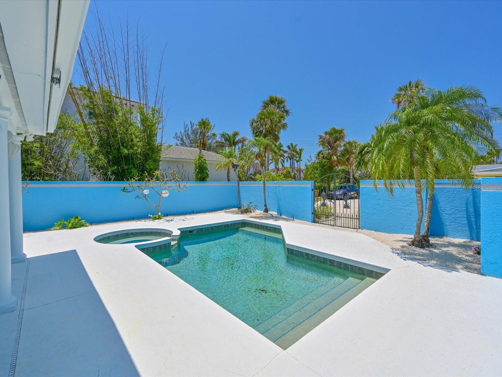 5920 GULF OF MEXICO DR — photo 8