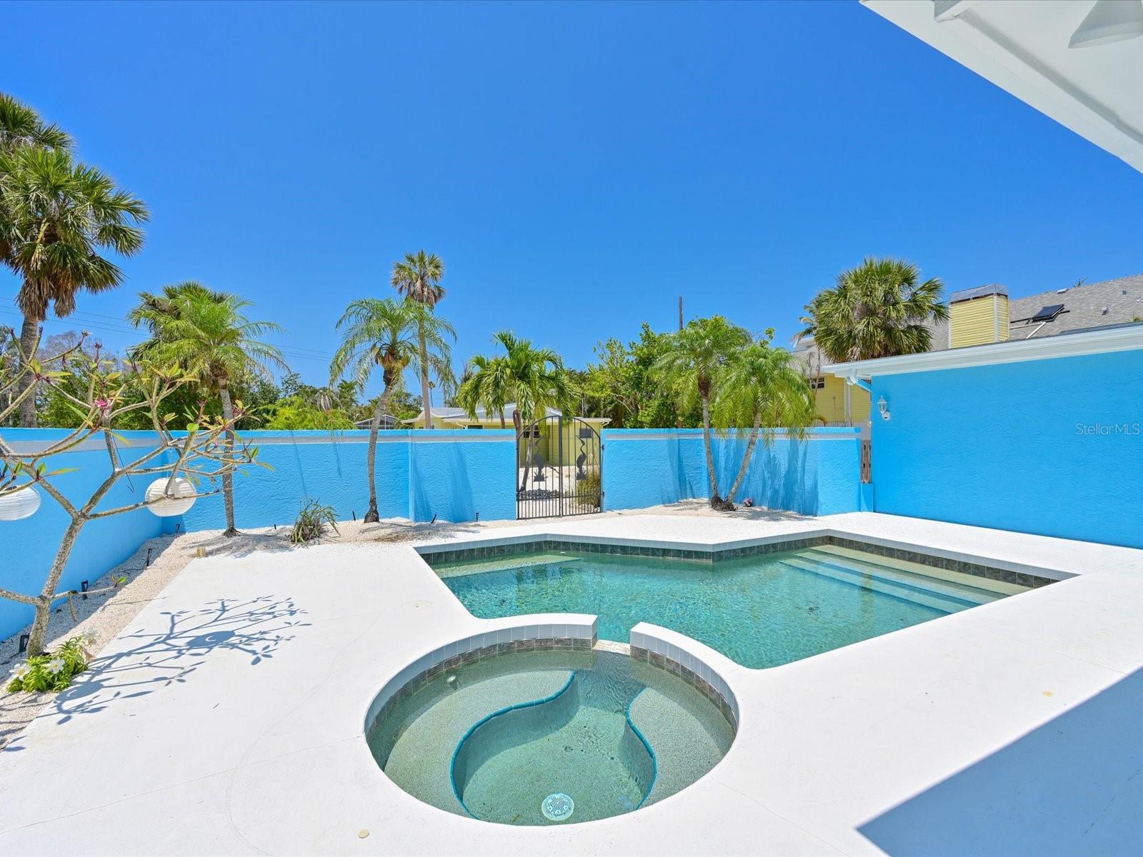 5920 GULF OF MEXICO DR — photo 38