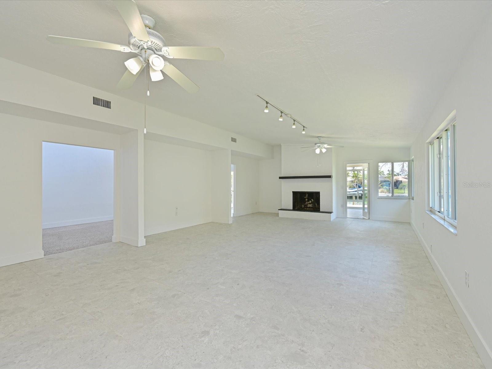 5920 GULF OF MEXICO DR — photo 18