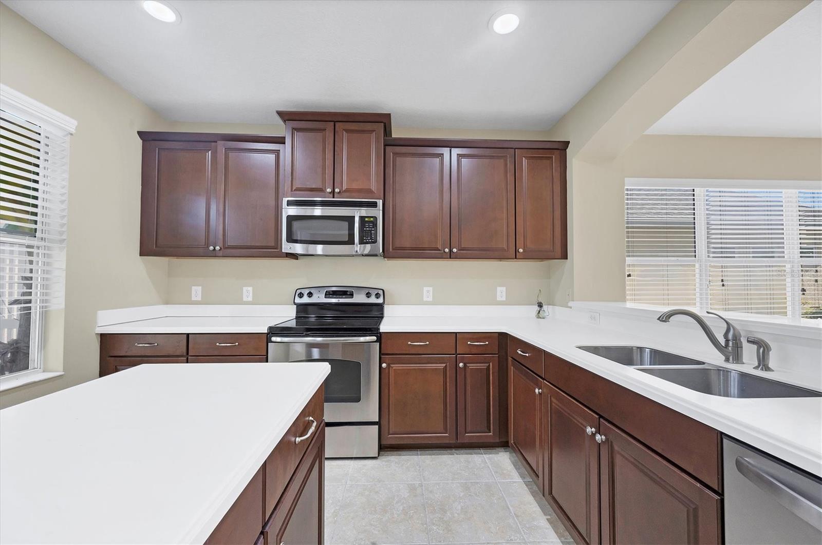 4811 WOODBROOK DR — photo 16
