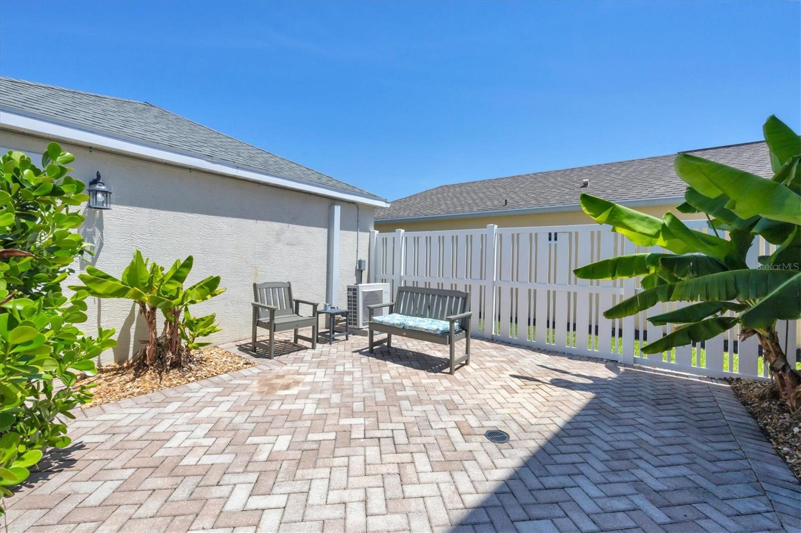 4811 WOODBROOK DR — photo 37