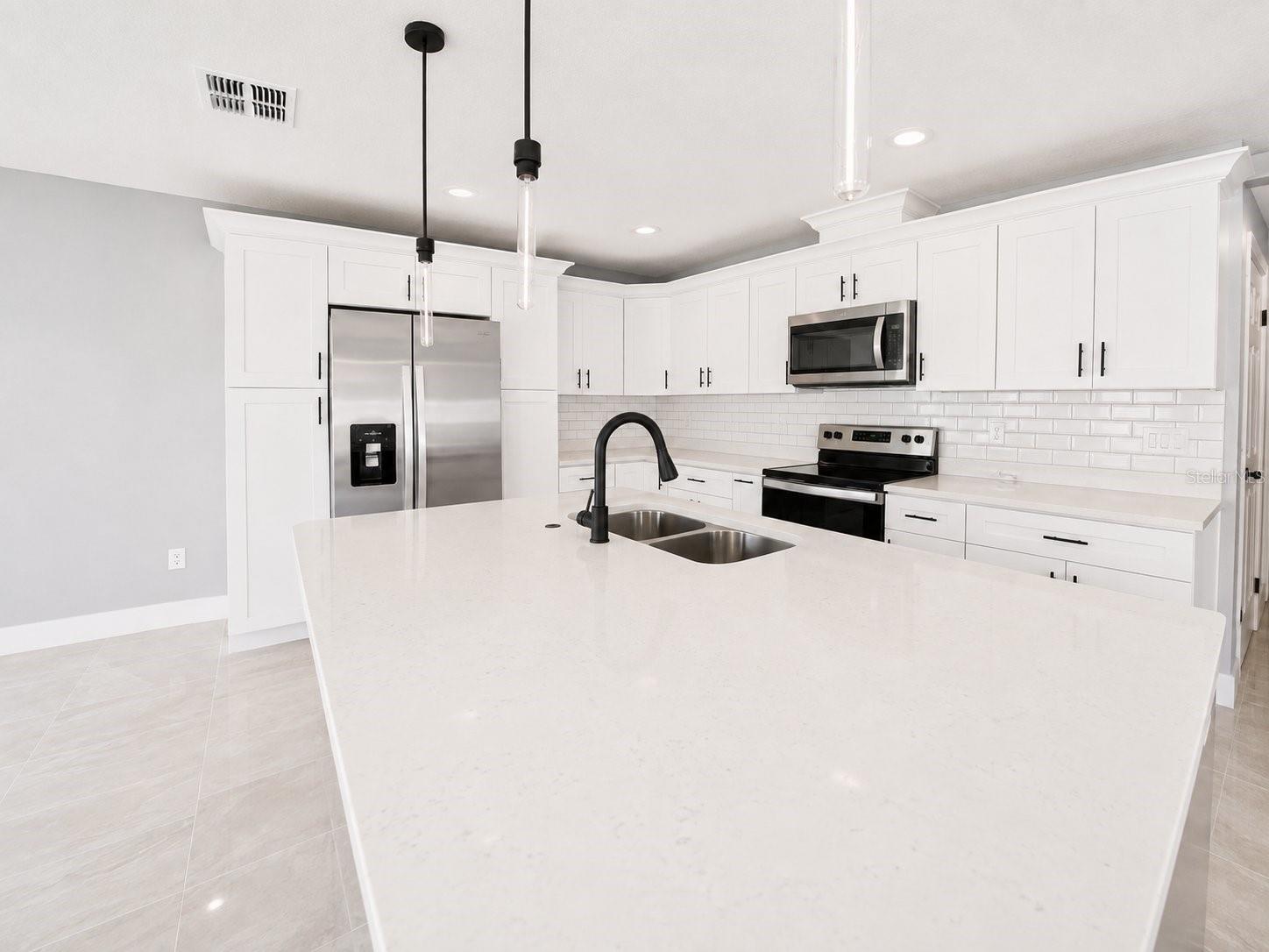 3704 SMITH TREE ST — photo 5
