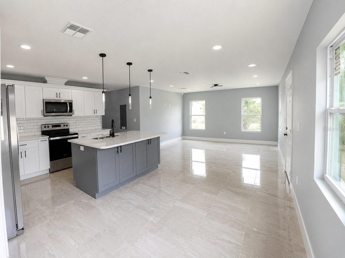 3704 SMITH TREE ST — photo 8
