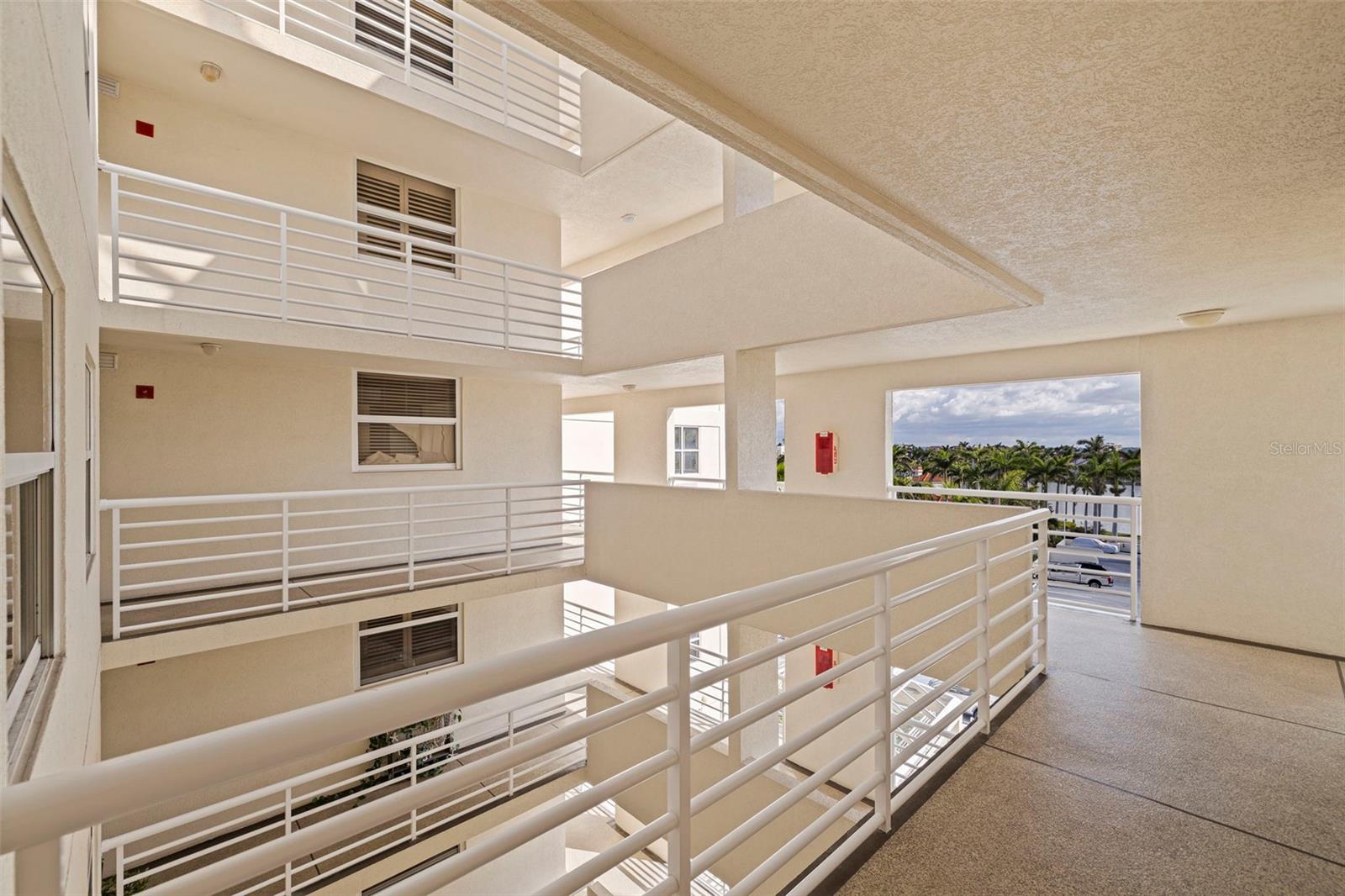 6105 BAHIA DEL MAR CIR #683 — photo 26