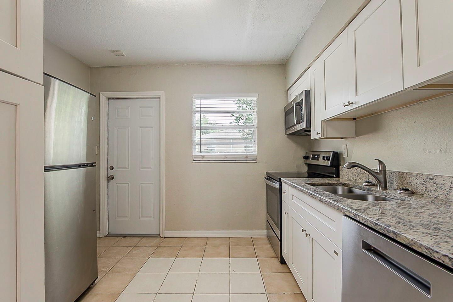 4226 E EMMA ST — photo 3