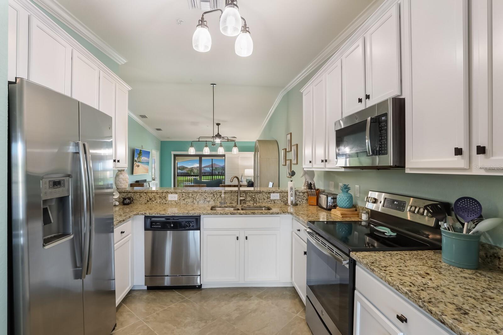5557 PALMER CIR #202 — photo 6