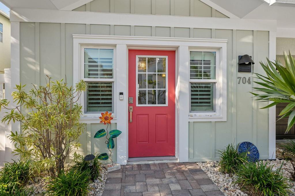 704 GLADIOLUS ST — photo 2