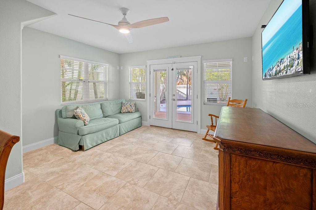 704 GLADIOLUS ST — photo 44