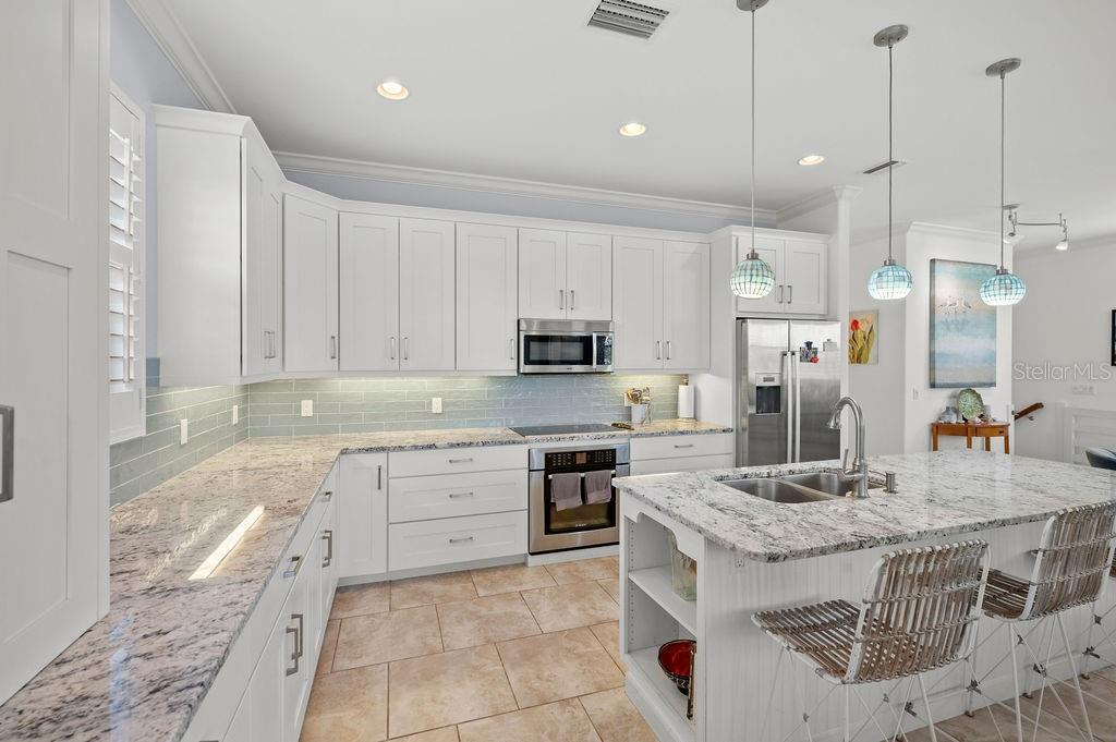 704 GLADIOLUS ST — photo 10