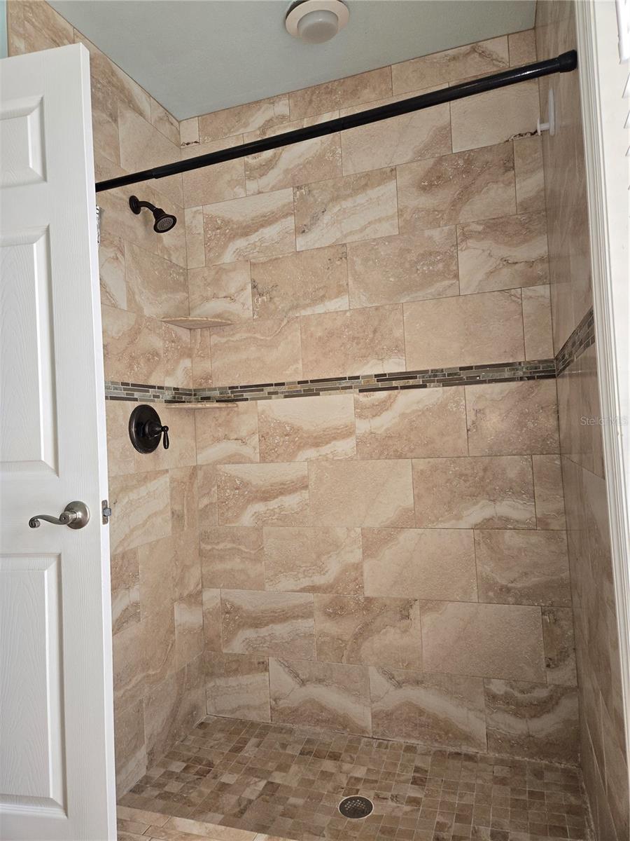 9127 WOODRIDGE RUN DR — photo 36