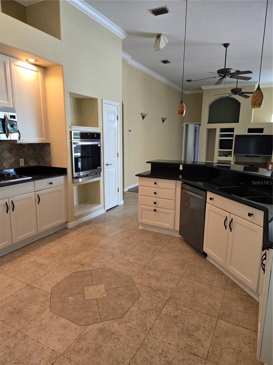 9127 WOODRIDGE RUN DR — photo 18