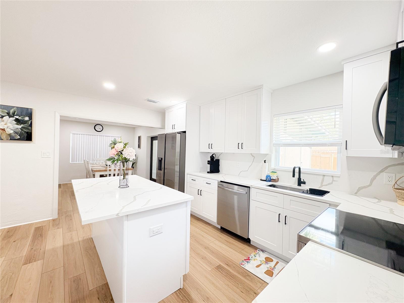 3054 ADRIAN AVE — photo 10