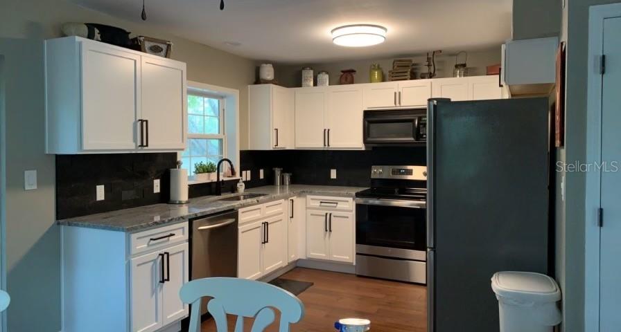 7152 SANDY LN — photo 17