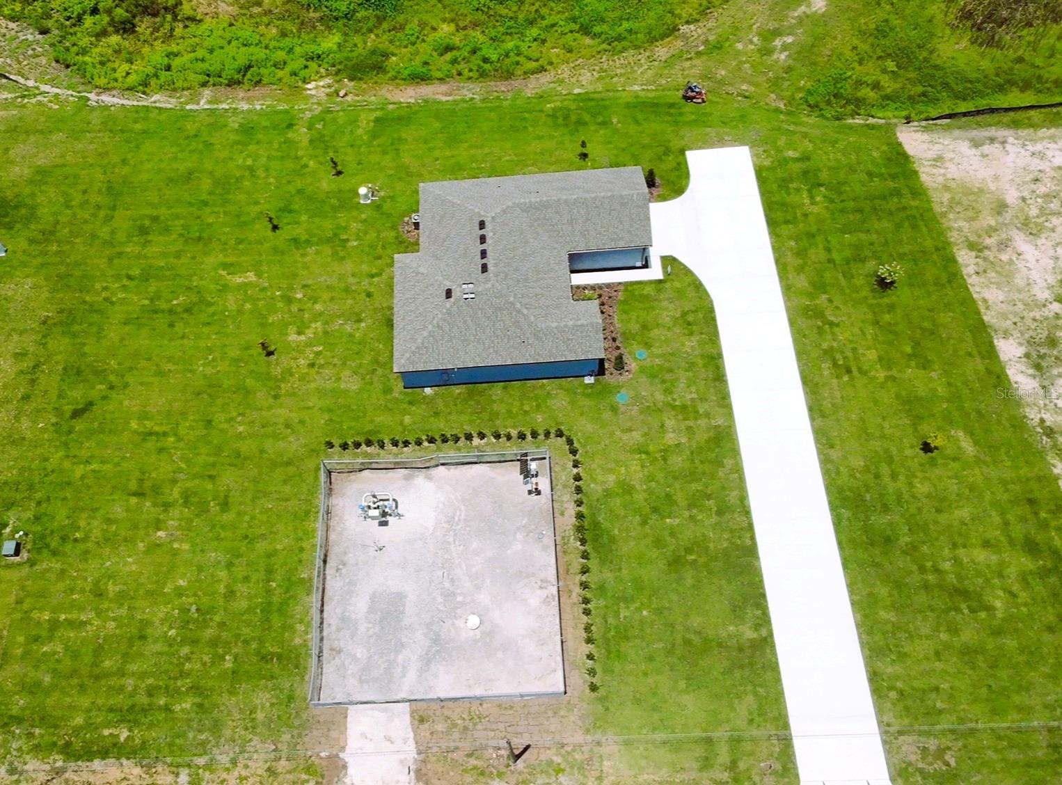 2426 HIERS RD — photo 3