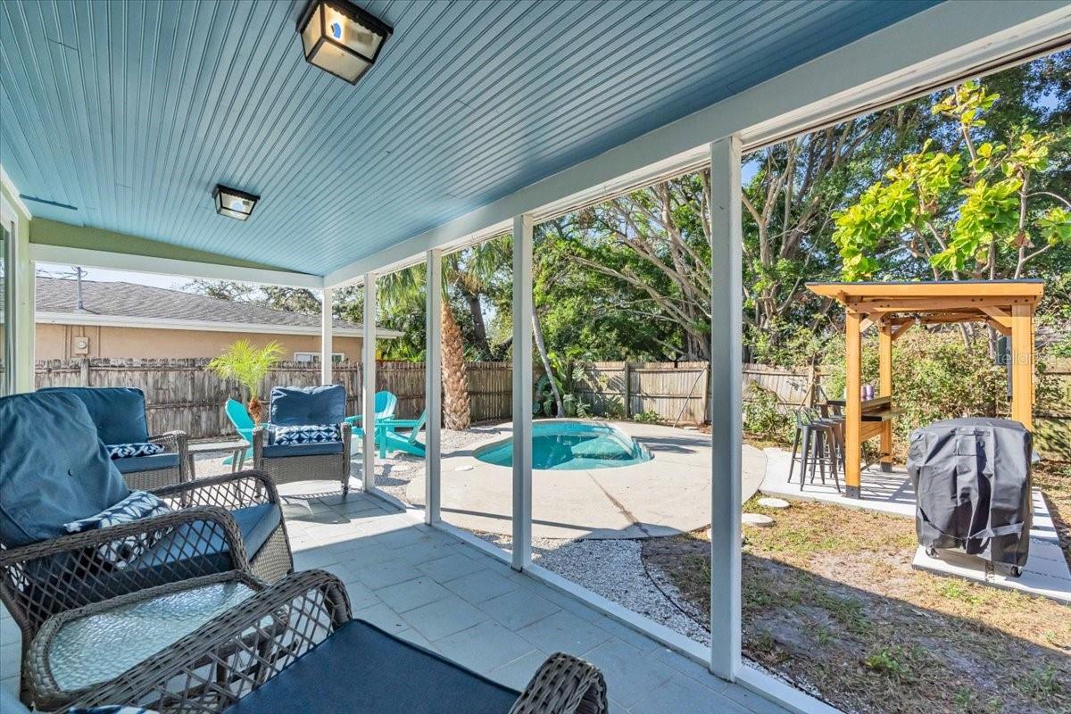 3843 CHAPEL DR — photo 32