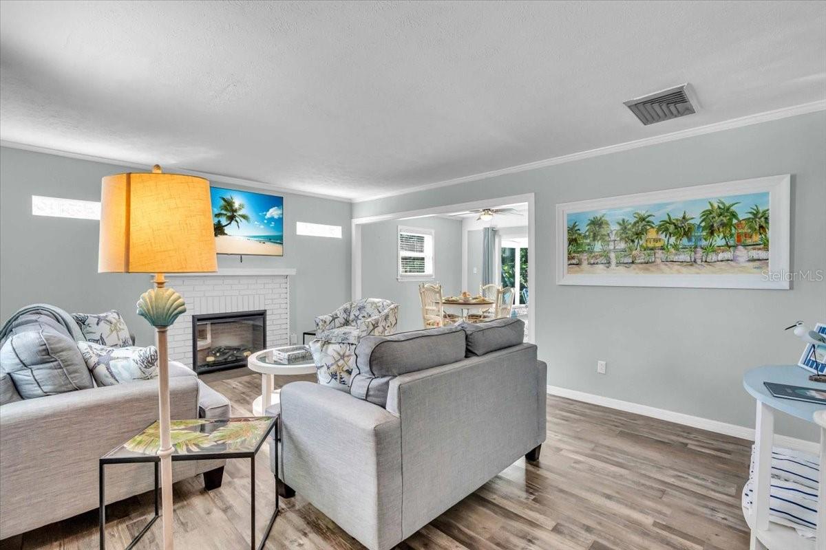 3843 CHAPEL DR — photo 11