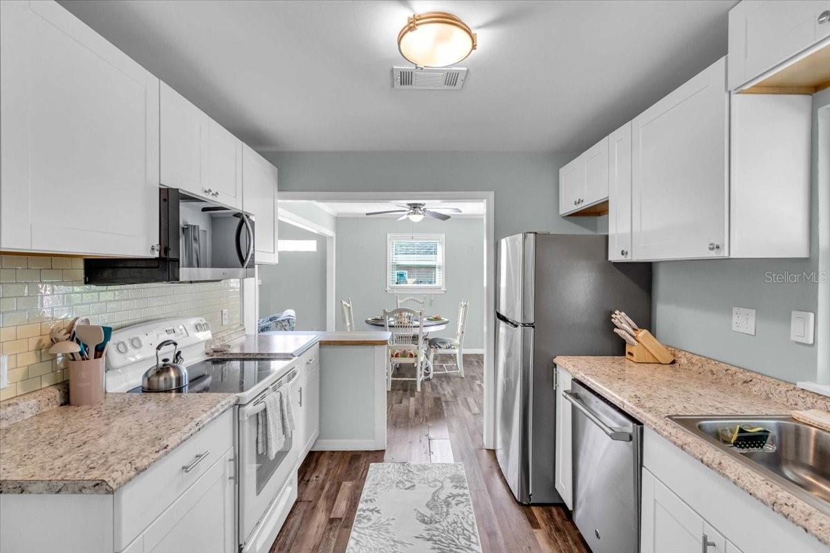 3843 CHAPEL DR — photo 24