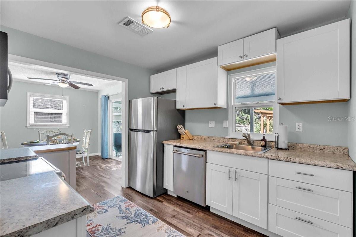 3843 CHAPEL DR — photo 4