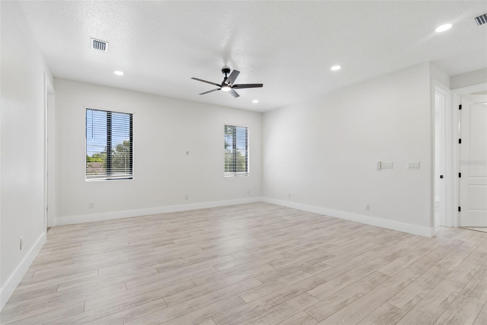 4101 W MANGO AVE — photo 33