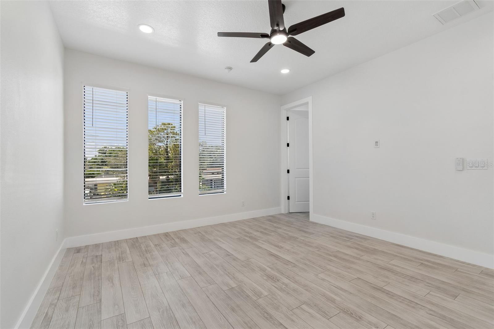 4101 W MANGO AVE — photo 51