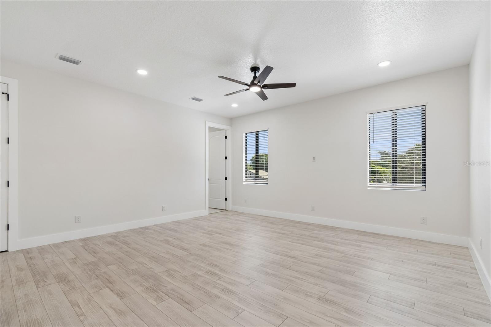 4101 W MANGO AVE — photo 29
