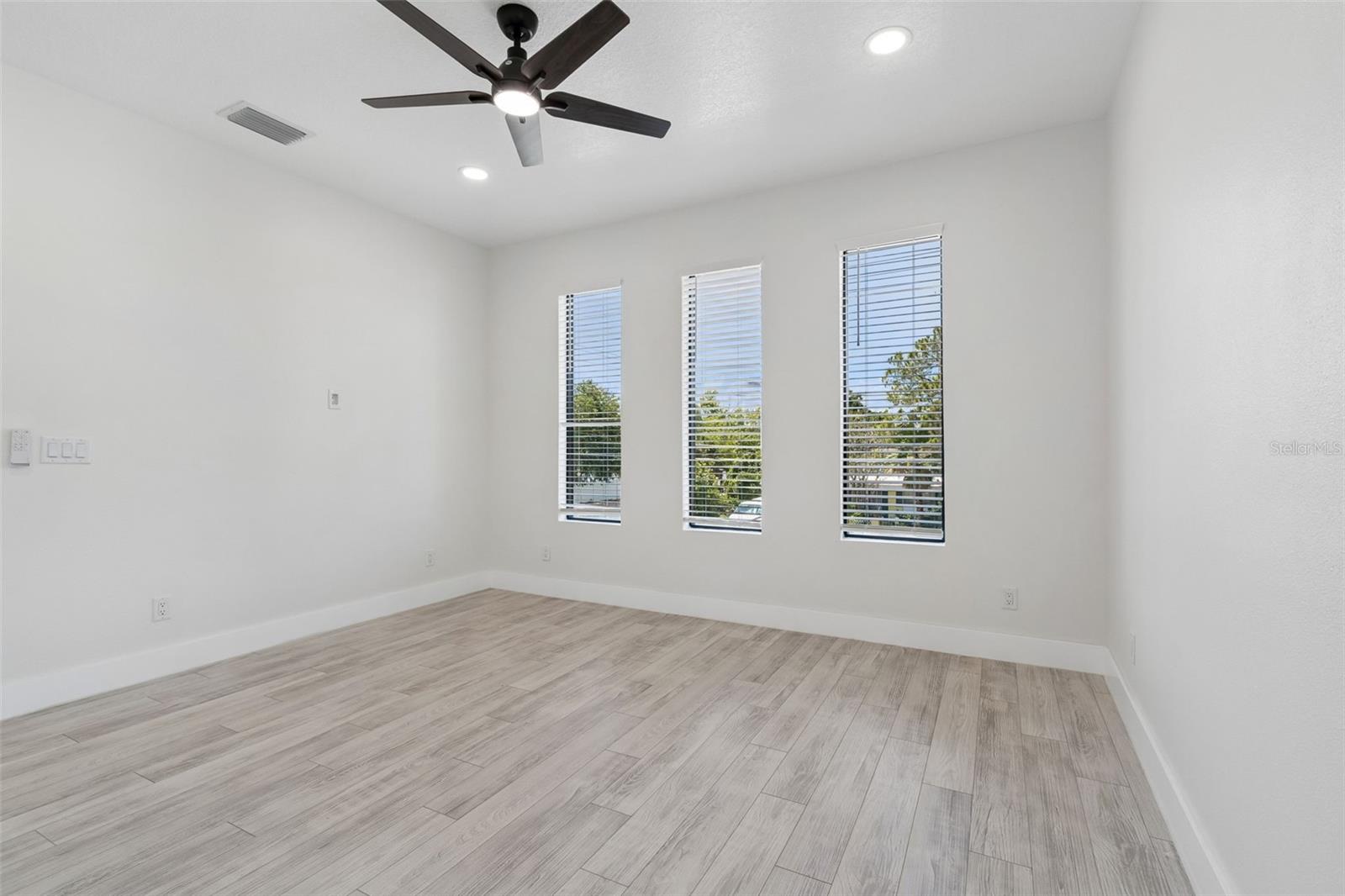 4101 W MANGO AVE — photo 61
