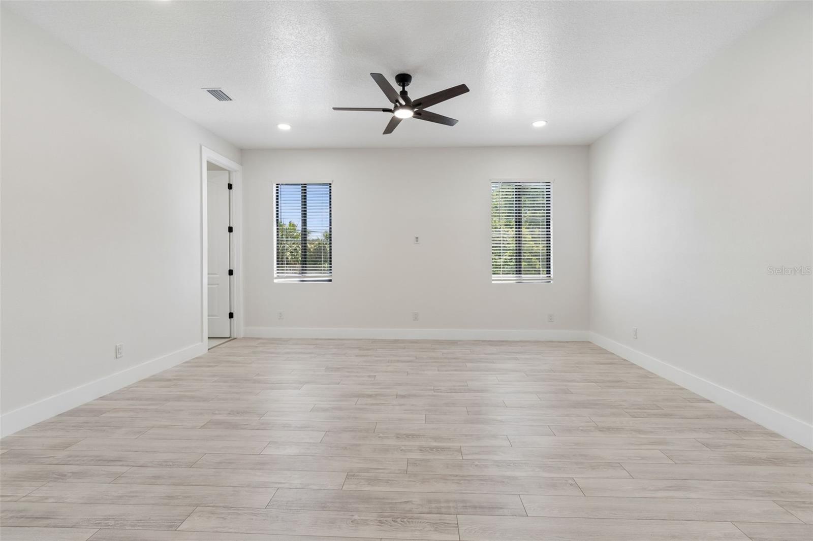4101 W MANGO AVE — photo 34