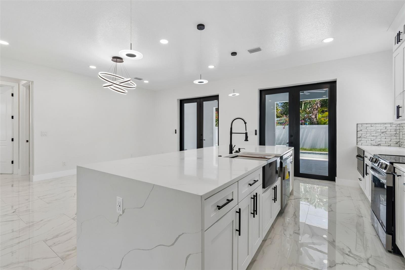 4101 W MANGO AVE — photo 10