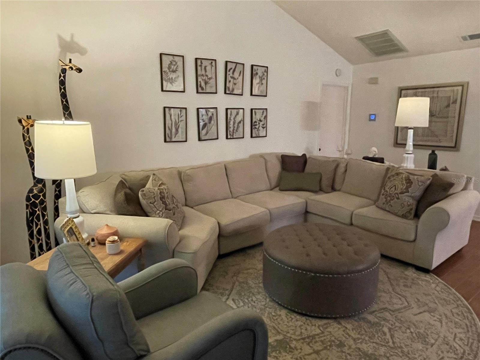420 S BROCKFIELD DR — photo 2