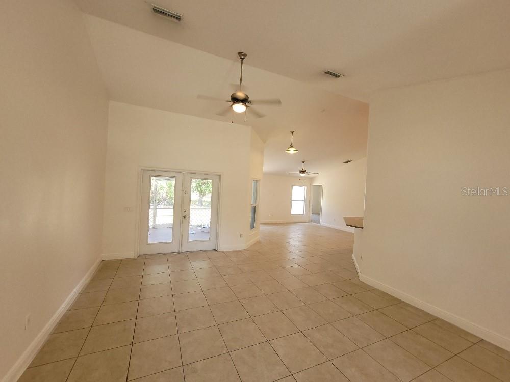 1422 JAKWAY RD — photo 3