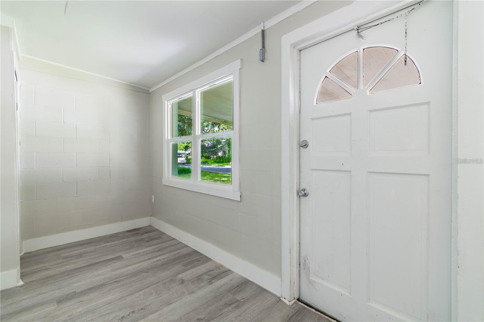 5716 KENWOOD AVE — photo 8