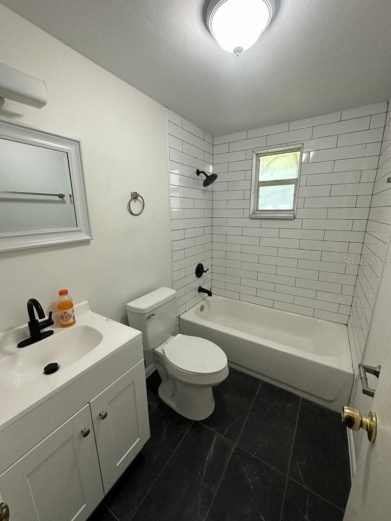 5716 KENWOOD AVE — photo 5