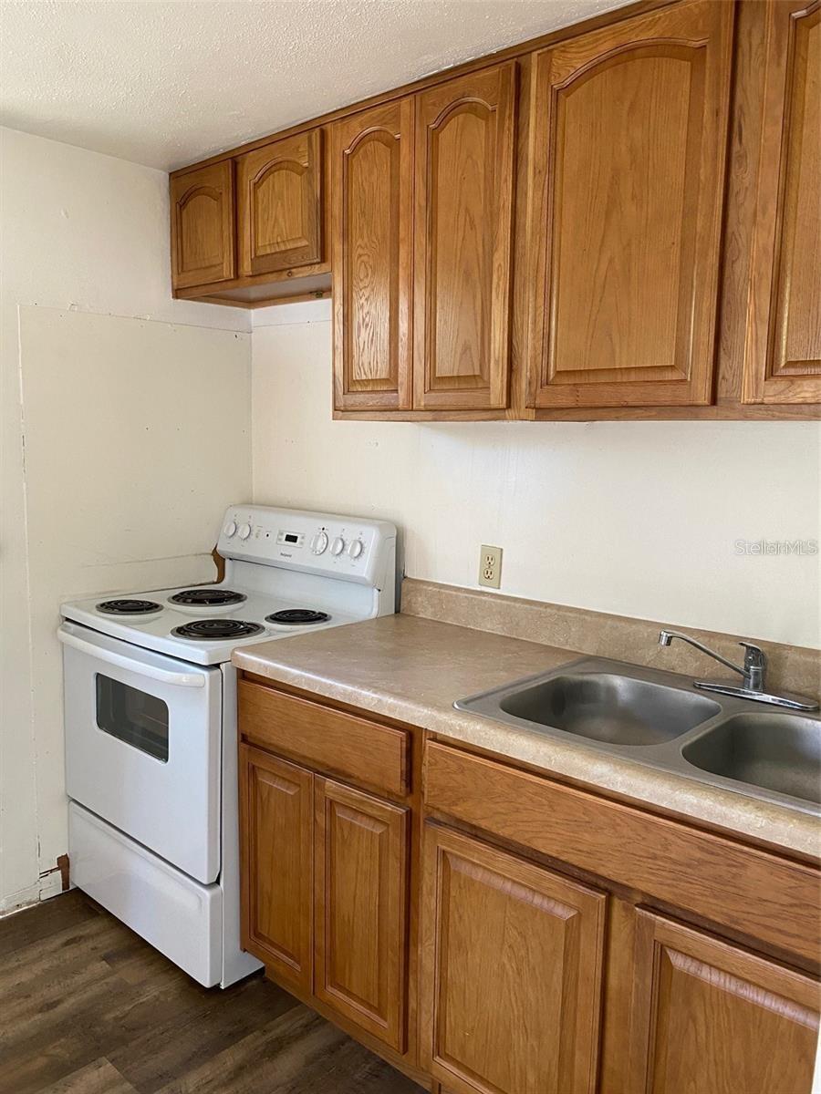 5716 KENWOOD AVE — photo 21
