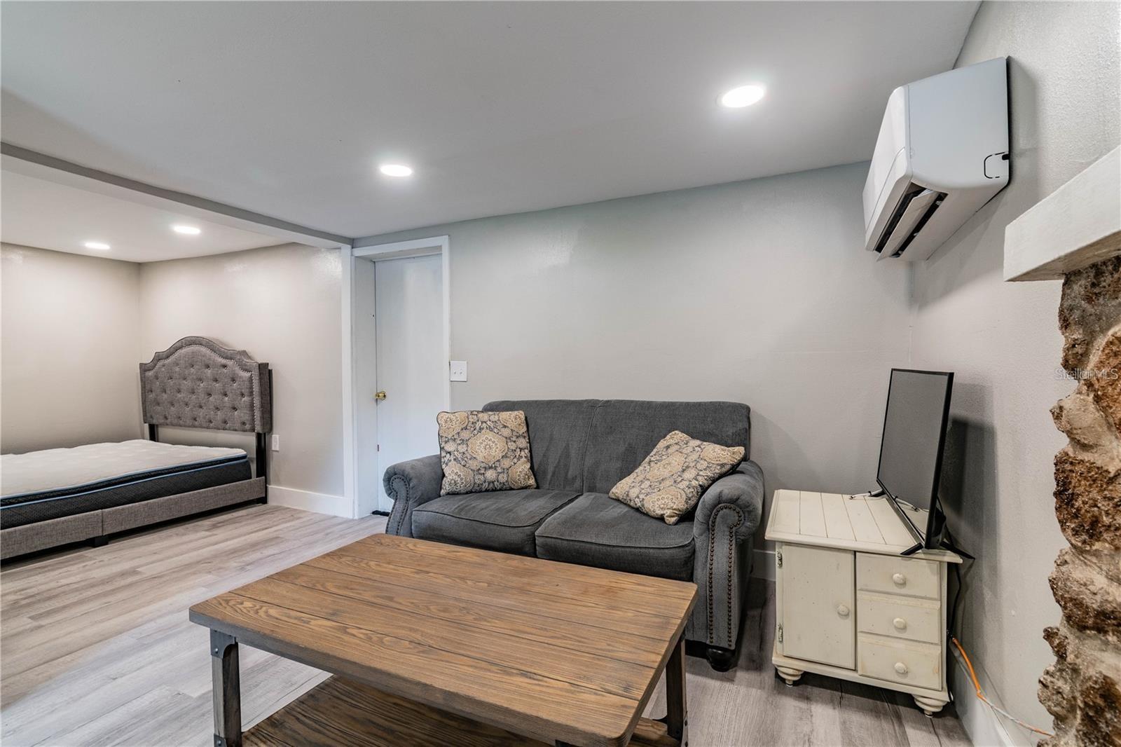 5716 KENWOOD AVE — photo 11