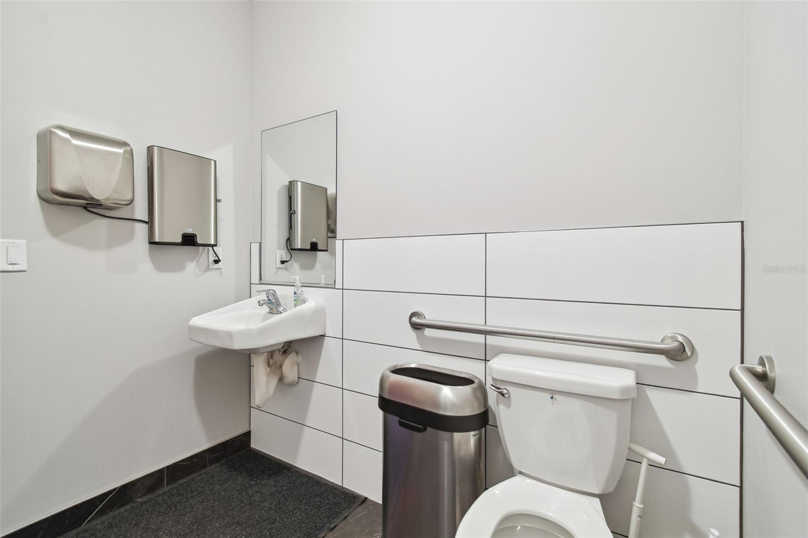 13908 MONROES BUSINESS PARK — photo 31