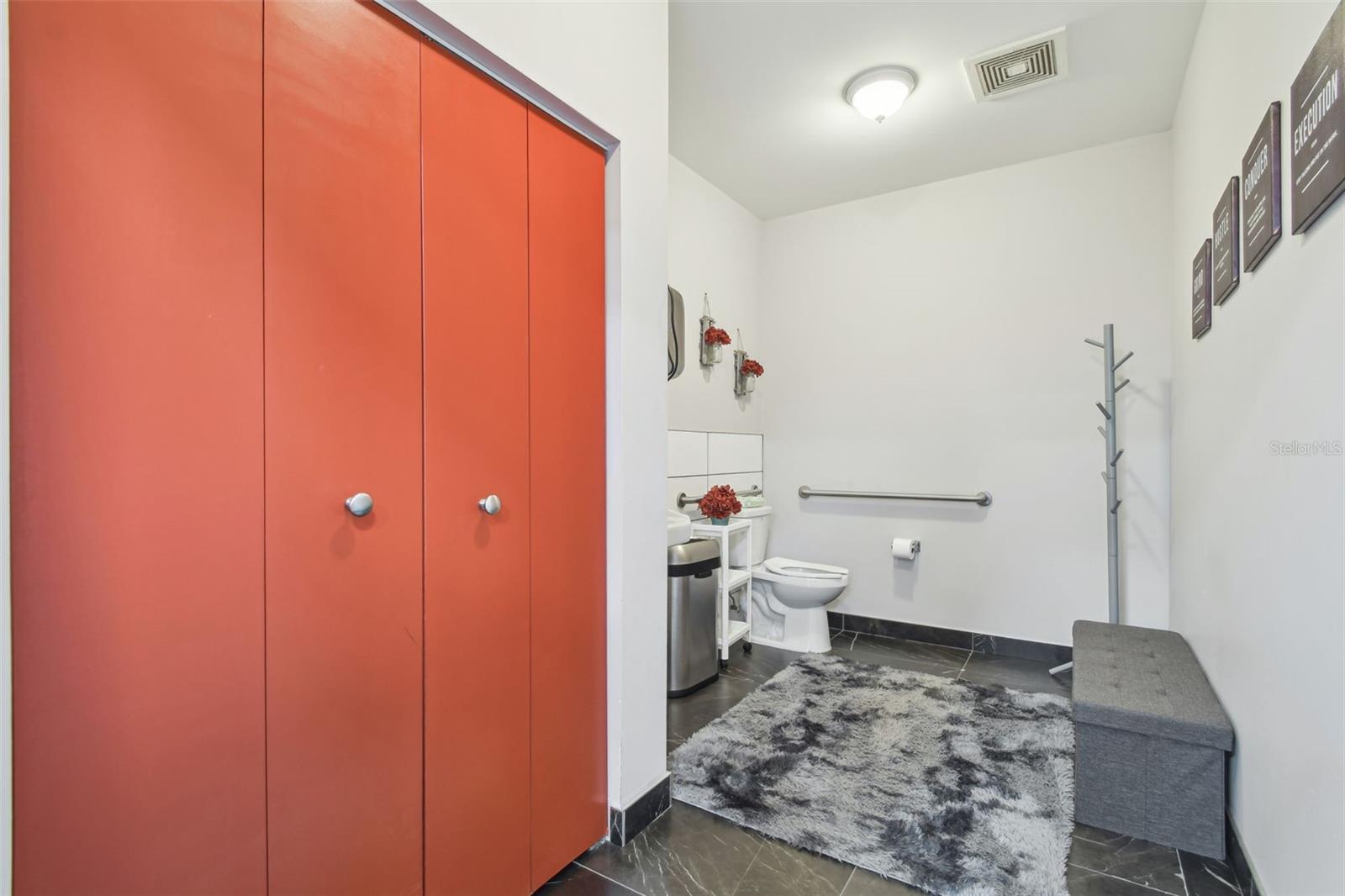 13908 MONROES BUSINESS PARK — photo 27