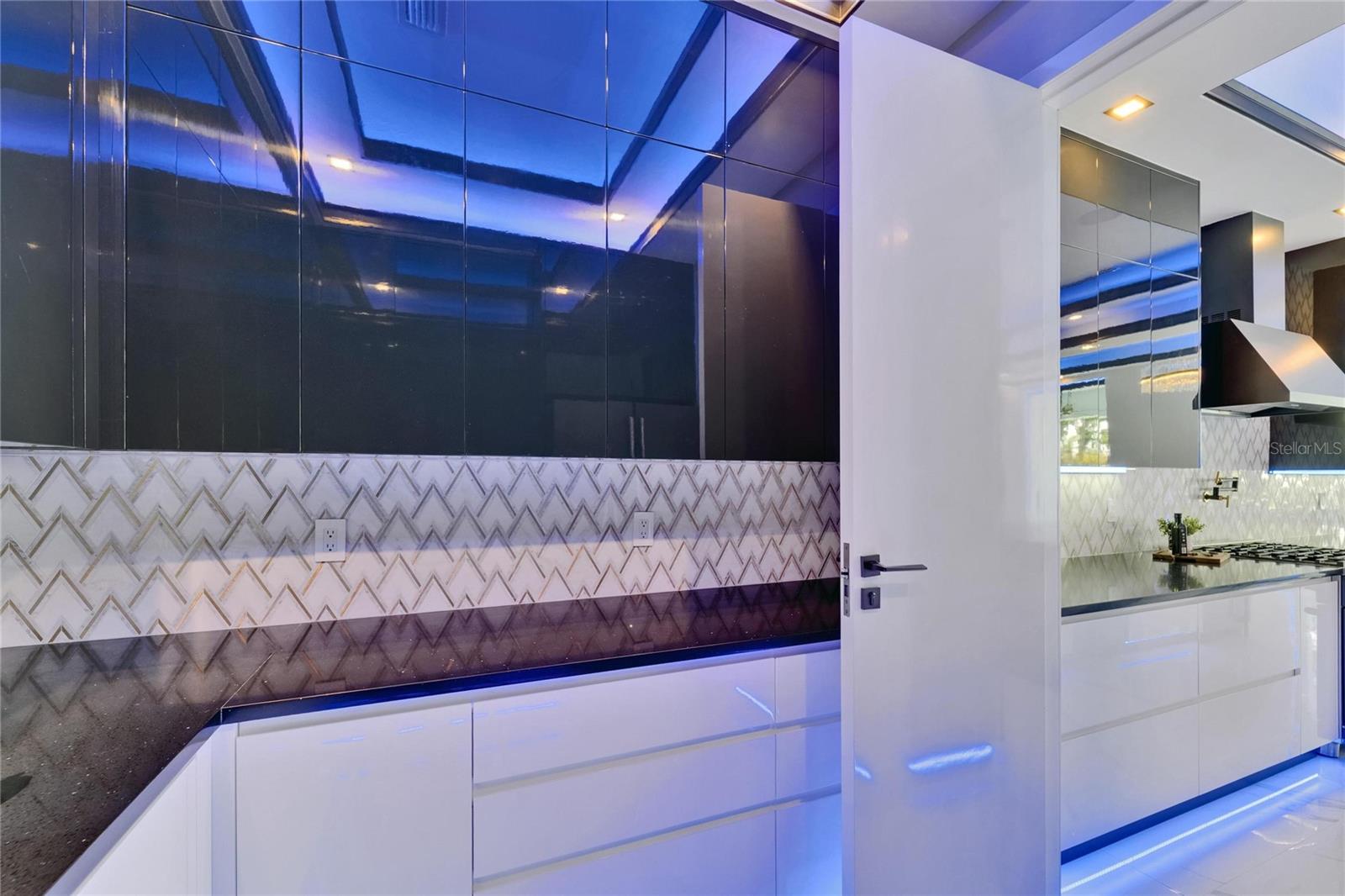 6530 SIMONE SHORES CIR — photo 30