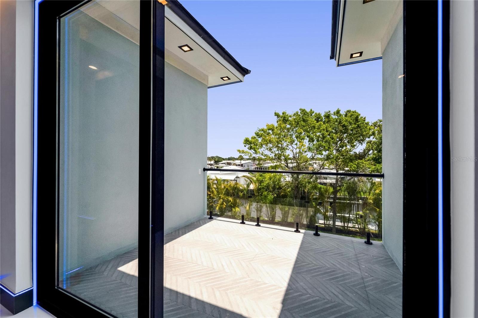 6530 SIMONE SHORES CIR — photo 45