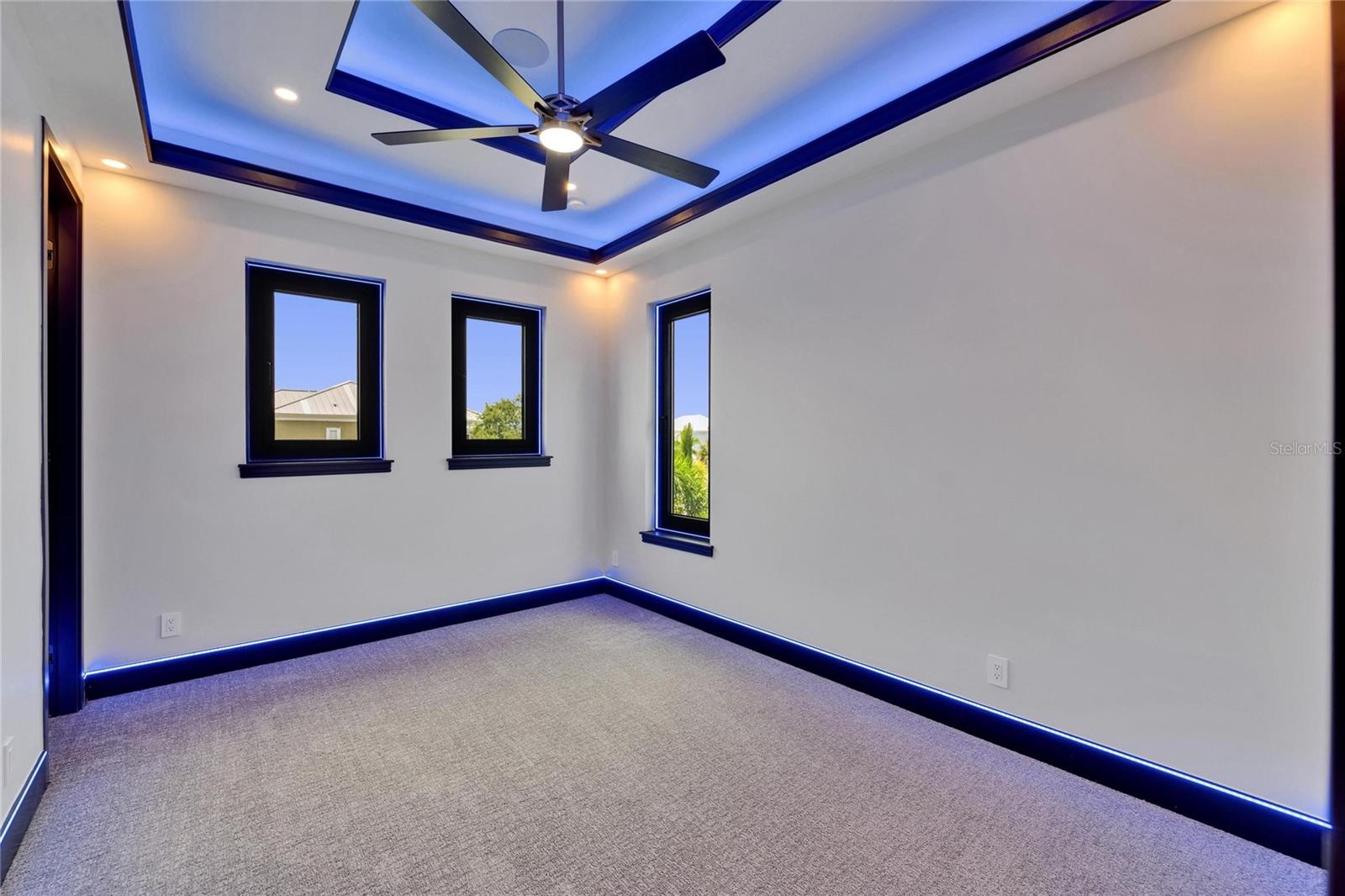 6530 SIMONE SHORES CIR — photo 57