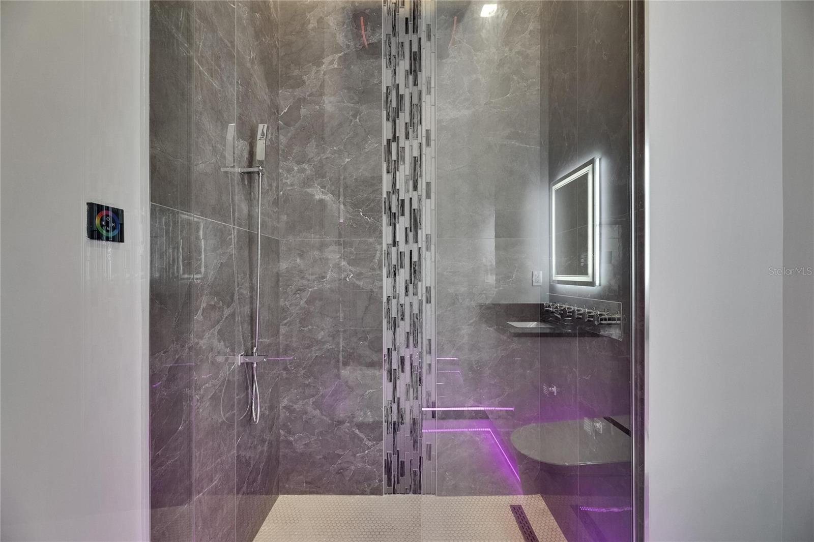 6532 SIMONE SHORES CIR — photo 23
