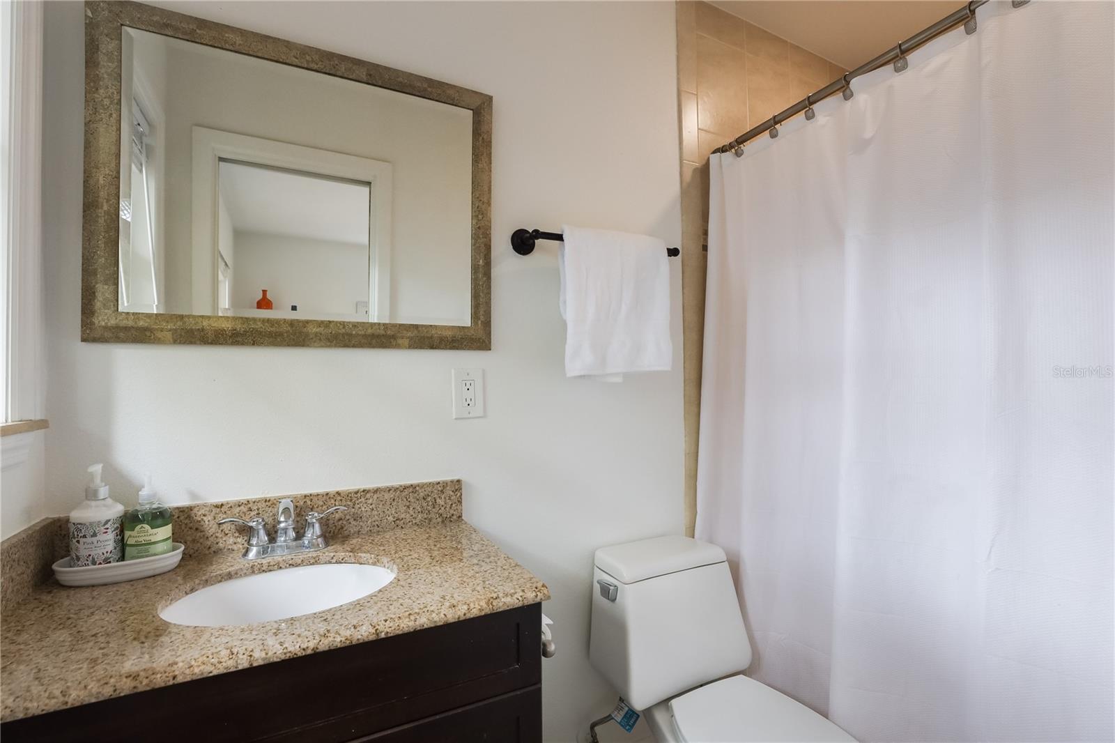 2266 CLEMATIS ST — photo 17