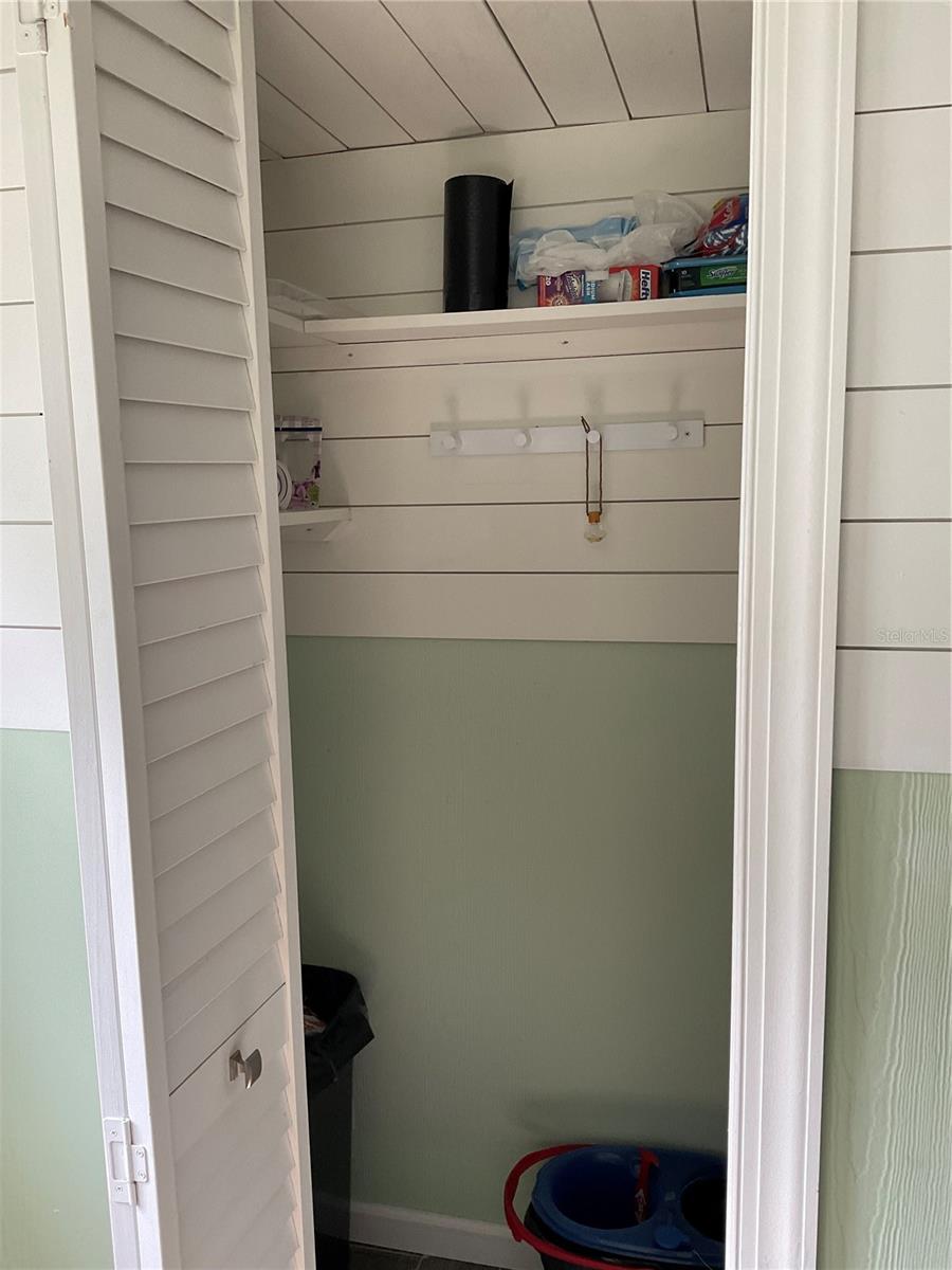 7104 FAIR LN — photo 17