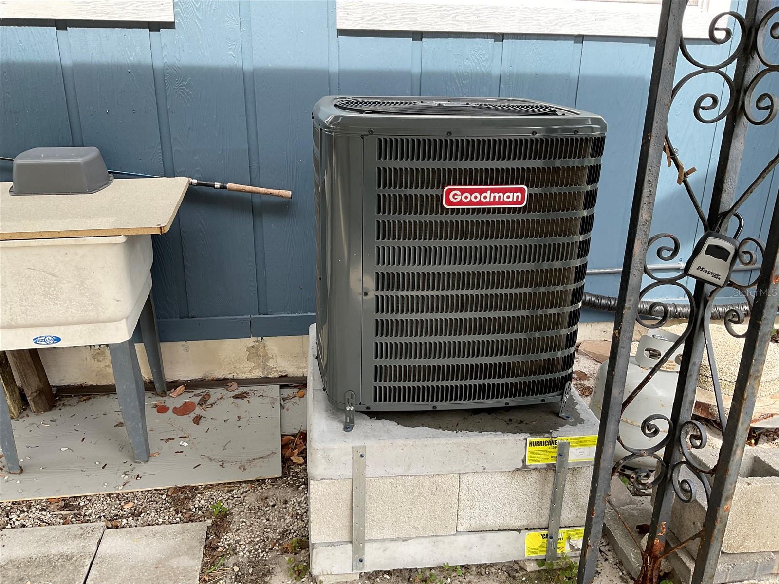 7104 FAIR LN — photo 4