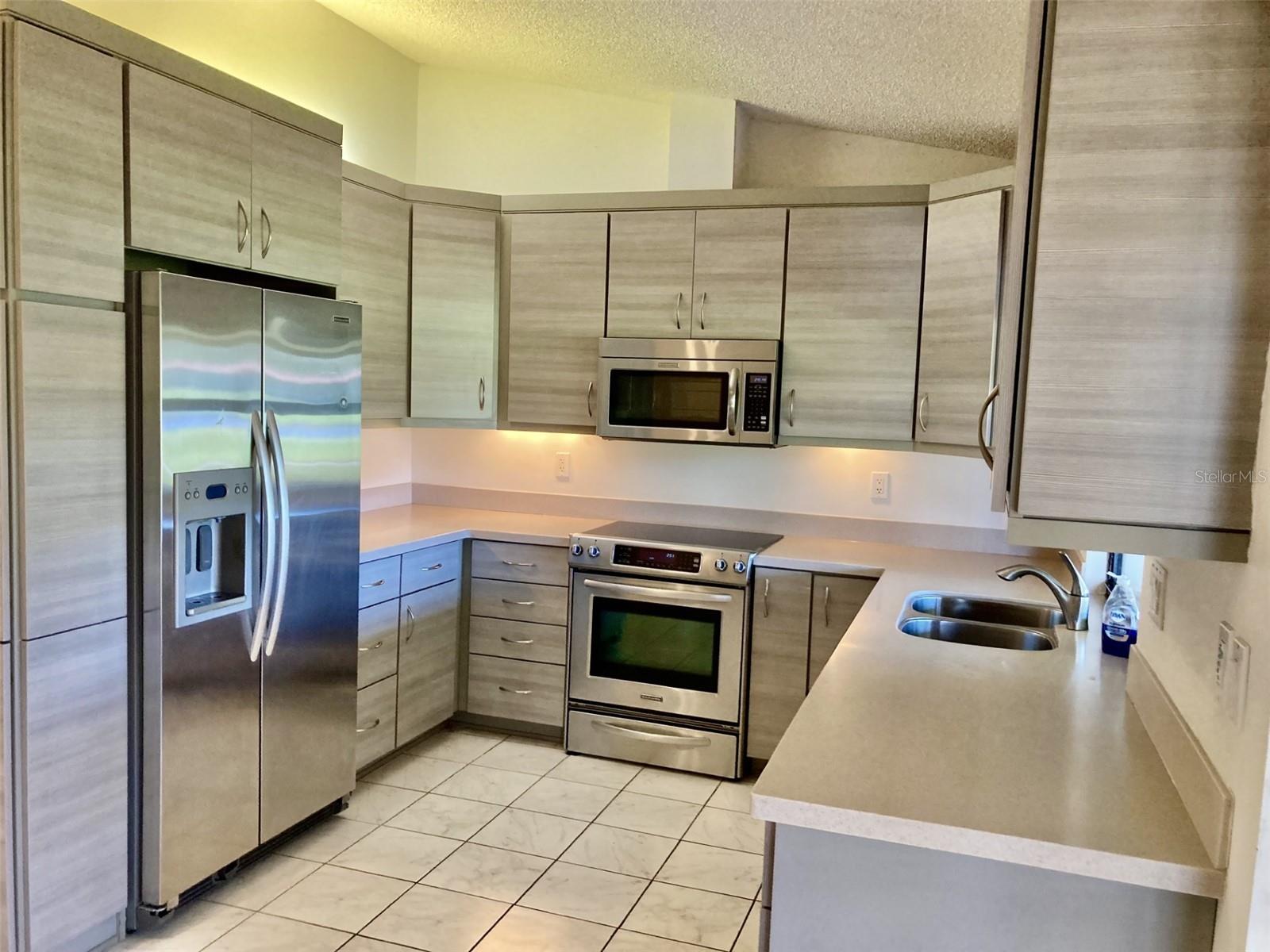 3407 AVENIDA MADERA #A — photo 10