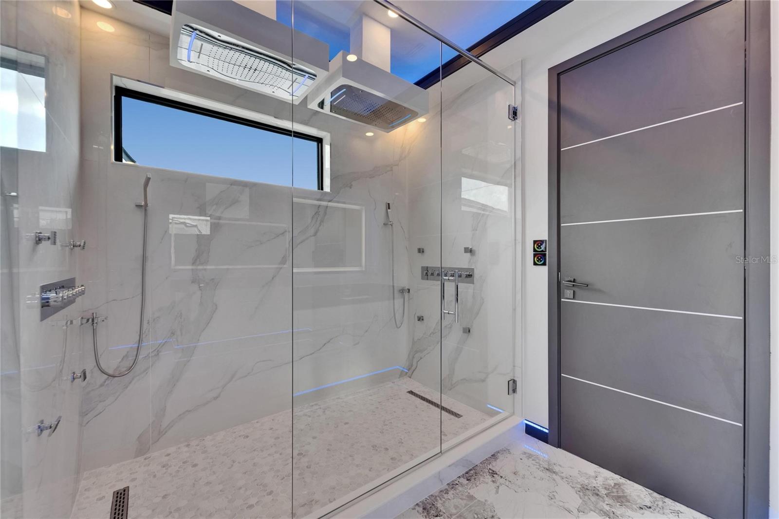 6520 SIMONE SHORES CIR — photo 32